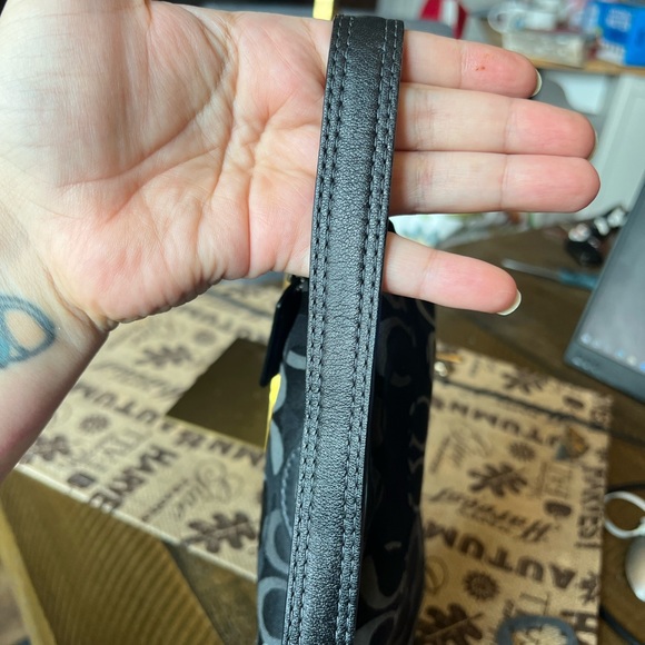 Coach Y2k Black Canvas and Suede Shoulder Bag - Picture 4 of 6